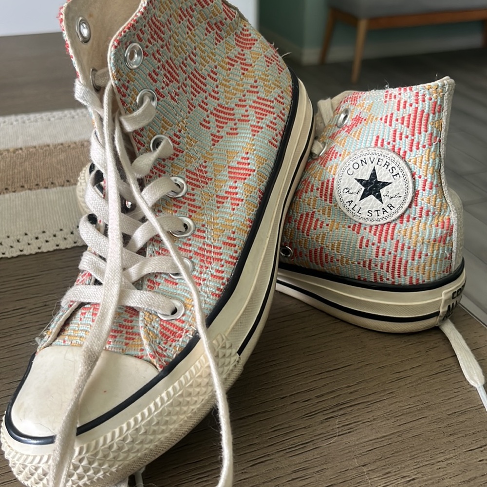 Converse ALL-STAR Women’s shoe. Size 5-1/2 . - Picture 6 of 9